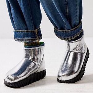 Free People 4CCCCEES Silver Ankle Boots